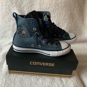 Converse Youth Sz 1 NIB